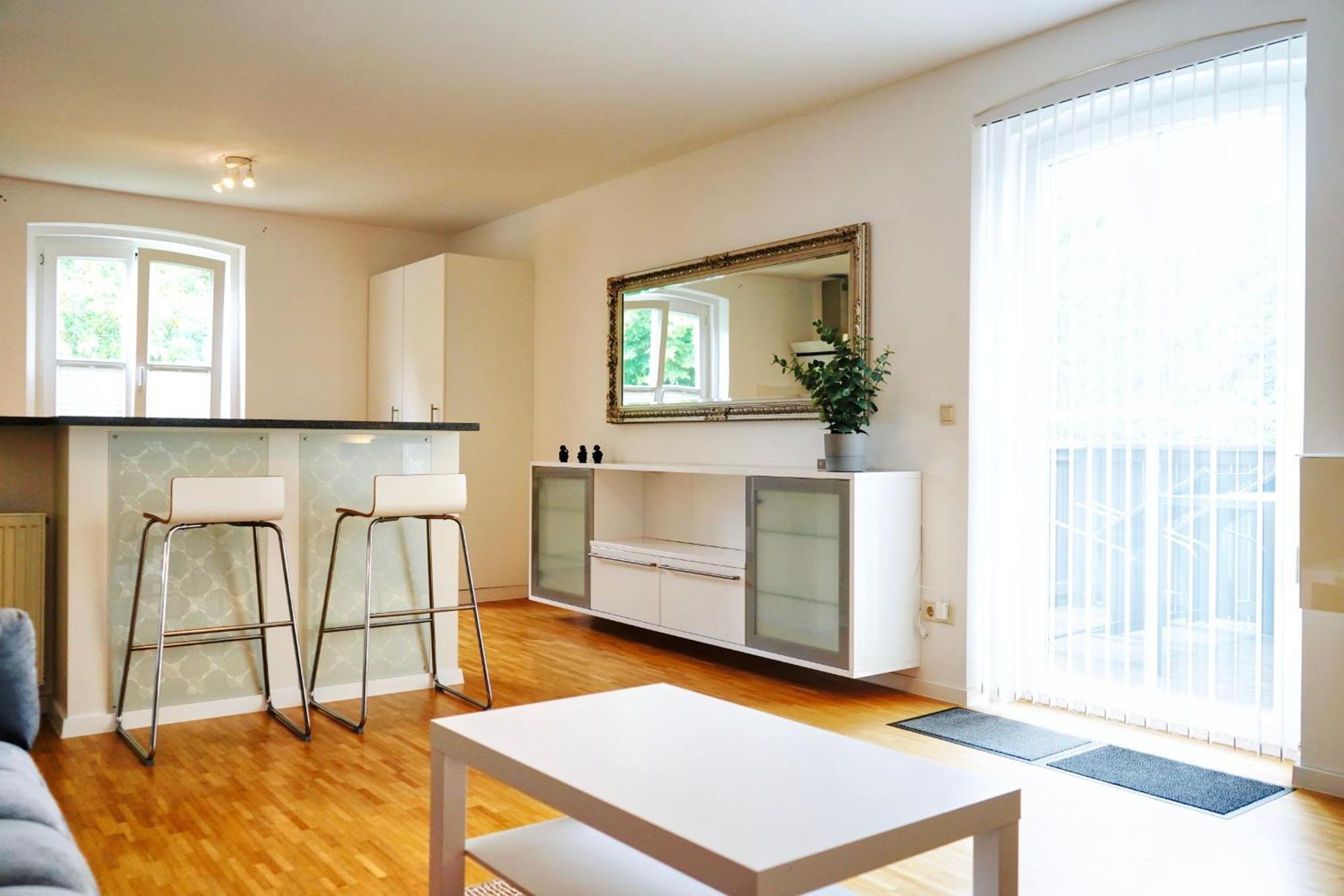 Stilvolles Apartment In Stadtnaehe-Parkplatz- 4 Personen- Balkon Wolfsburg Eksteriør billede